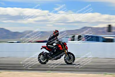 media/Mar-25-2024-Moto Forza (Mon) [[8d4319bd68]]/4-Novice Group/Session 4 Front Straight Speed Pans/